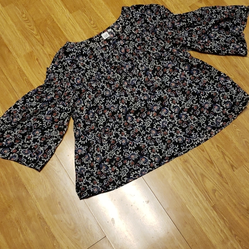 NWT GAP flowy bell sleeve floral top sz M